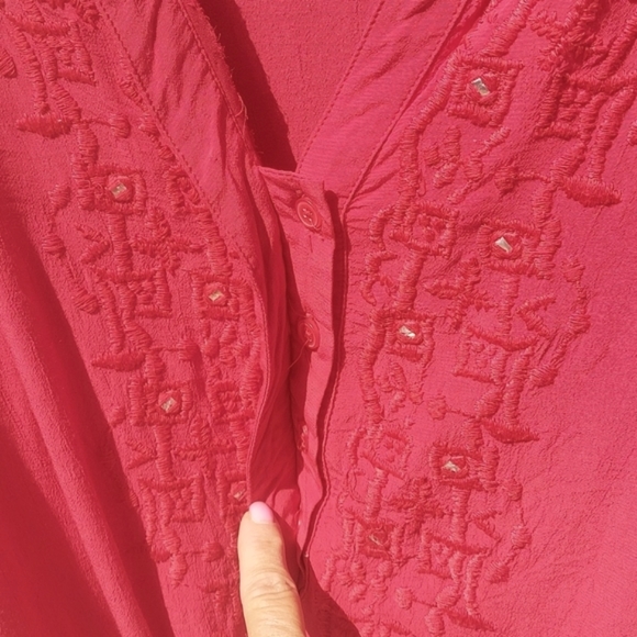 Chico's top red sz 2 (lg/12) roll tab tie front silver studs embroidery - Picture 4 of 10